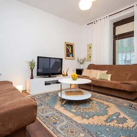 Dalmatinska 아파트