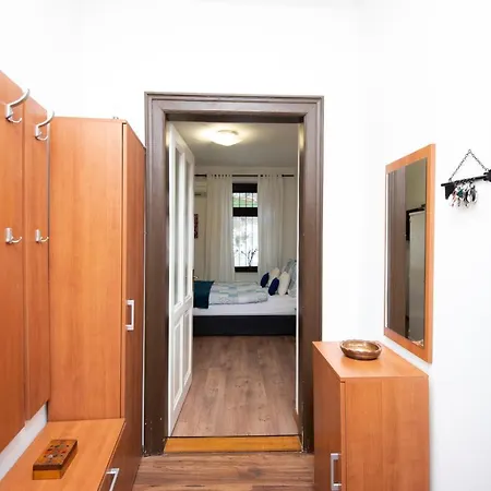 Apartment Dalmatinska *